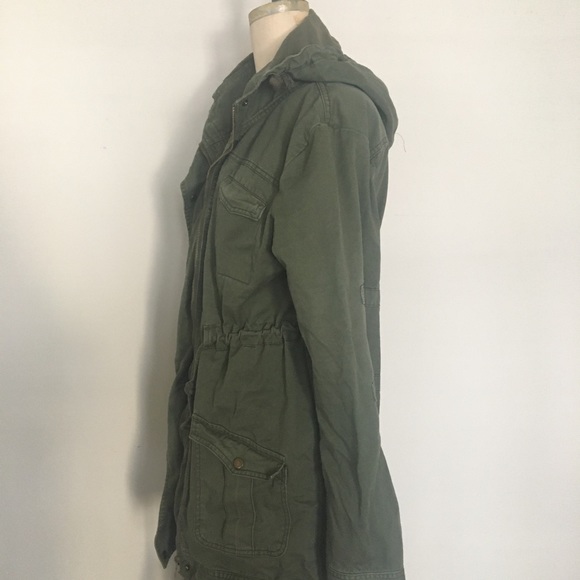 Utility camo green jacket with tie adjustments - Picture 3 of 5